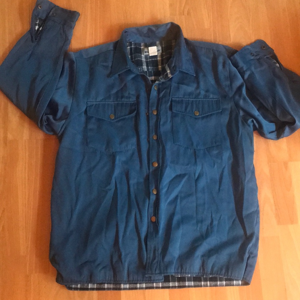 Vintage Blue Ice House Button Up!